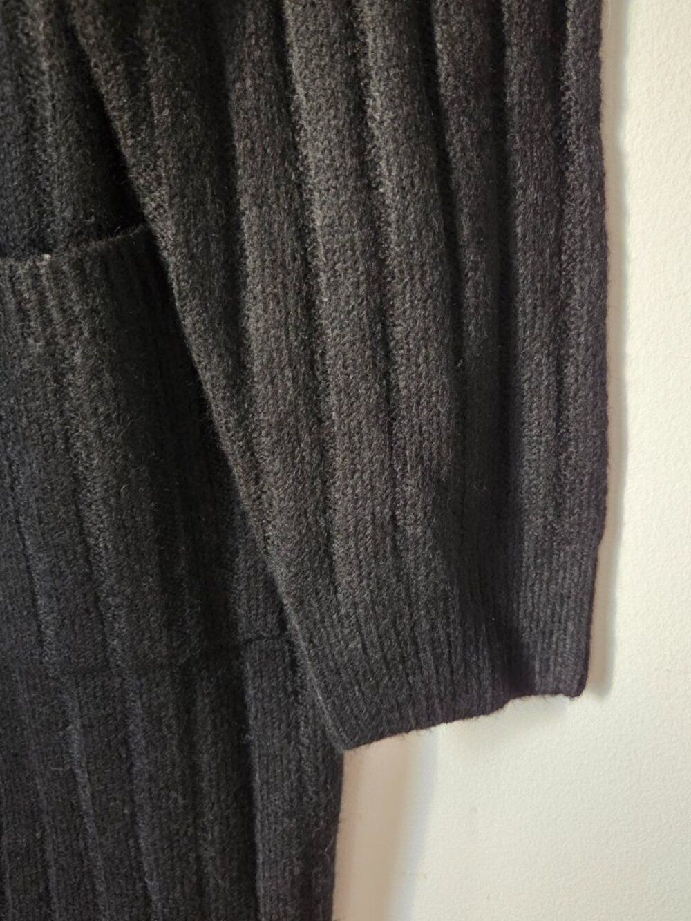 EUC LIKE NEW ADORA BLACK RIBBED SOFT OPEN LONG CARDIGAN SIZE M - Picture 8 of 16